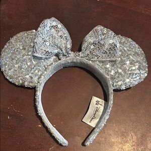Disney Parks Minnie Mickey Mouse Ears Platinum Silver Sequin Headband Disneyland